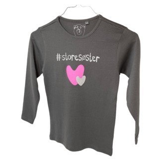 #Storesøster T-Shirt LS, Steel Grey - Legekammeraten.dk