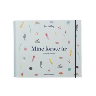 Barnets Bog - Mine Første År Album Blå (Ny model) - barnets bog - Legekammeraten.dk